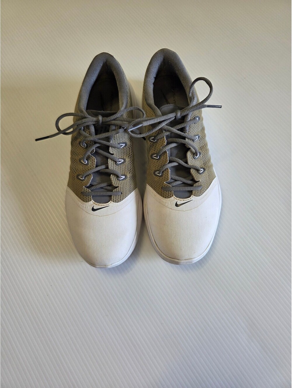 Nike Lunarlon Golf Shoes Size 7 Women's Gray and White with Spiked Golf Shoes